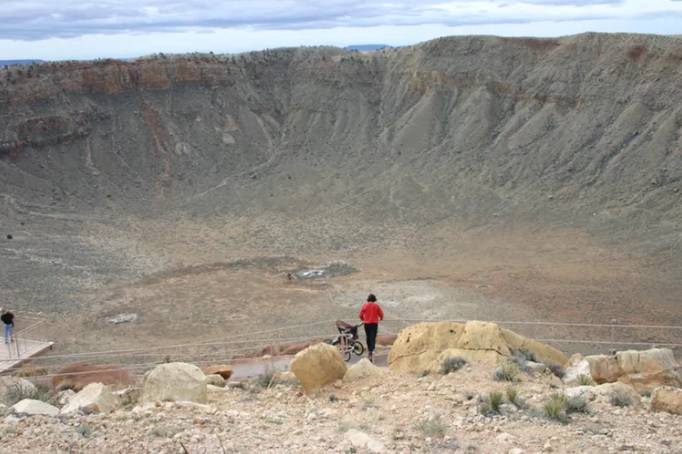 Classico cratere da impatto asteroide