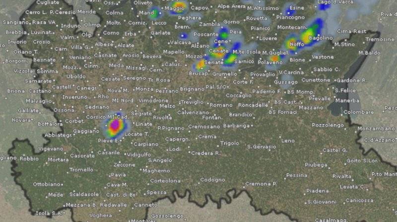 Mappa radar CML: impressionante come la cella si sia sviluppata esattamente sul capoluogo lombardo!