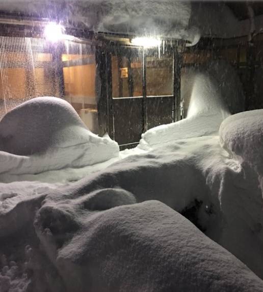 Intensa e abbondante nevicata a Tokyo