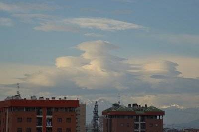 Favolose nubi lenticolari sulle Alpi lombarde