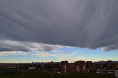 Stupenda giornata il 3 febbraio su Milano, con aria dal sapore primaverile e colori variopinti