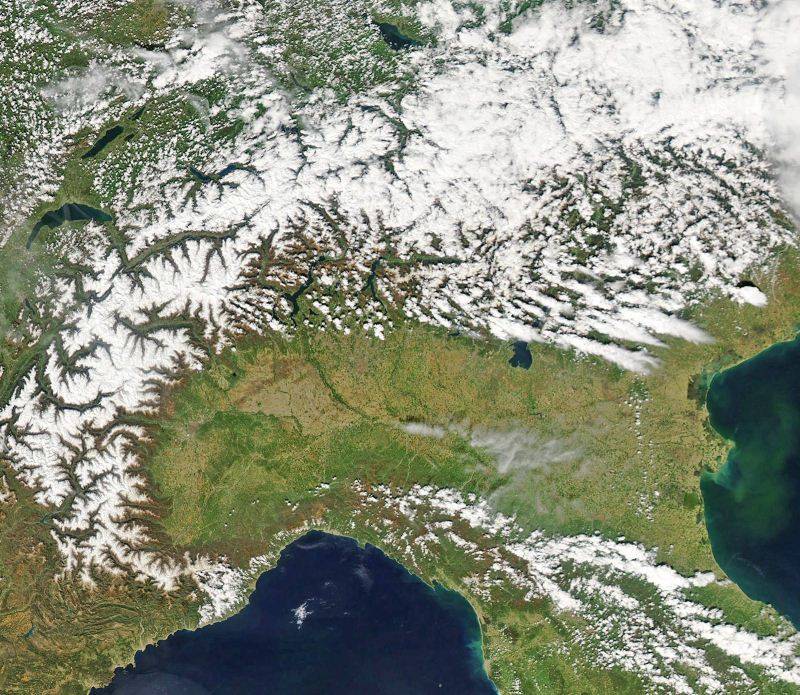 Bellissima immagine da satellite sul Nord Italia