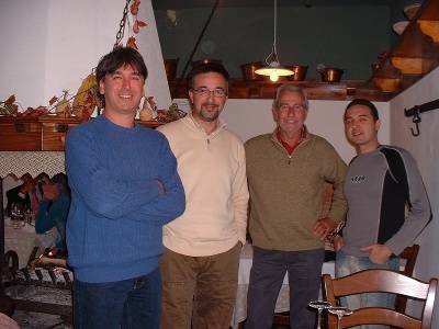 Pranzo a Pesariis (UD). Da sinistra: Paolo, Fabio, Paolo Sottocorona e Fabio.