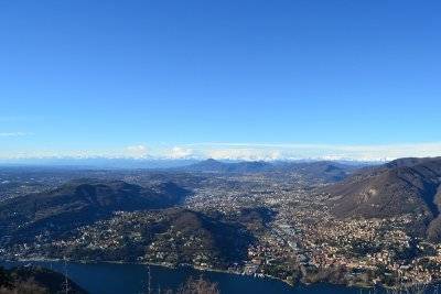 Maestosa visuale da Brunate il giorno 28 (favonico)