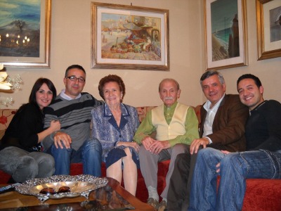 Foto ricordo con il Generale. Da sinistra: Adelita, Massimo, Gianna, Andrea, Sergio, Fabio