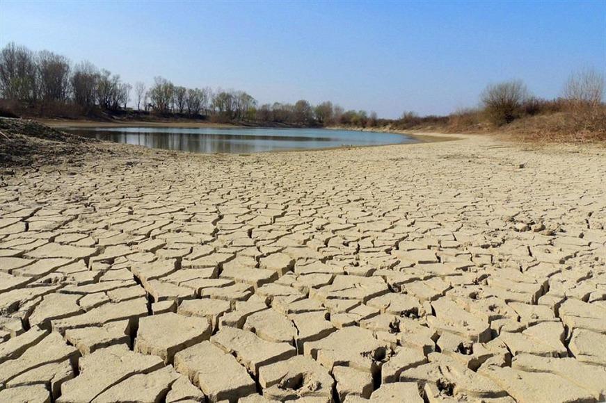 Classico terreno in presenza di grave siccità