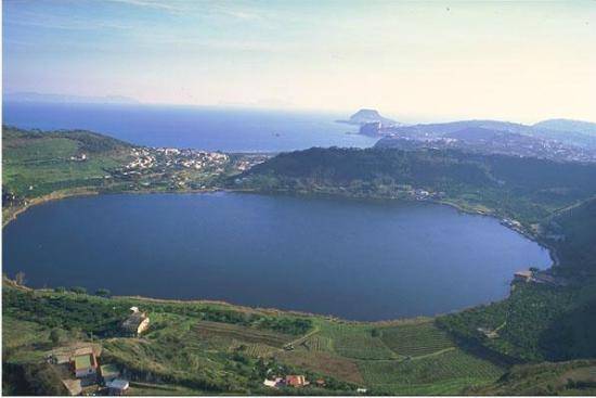 Il Lago D'Averno, comune di Pozzuoli